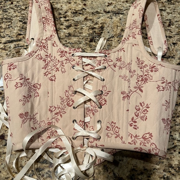 Gorgeous custom made French Meadows Regency Corset in Dusty Pink - Picture 5 of 9